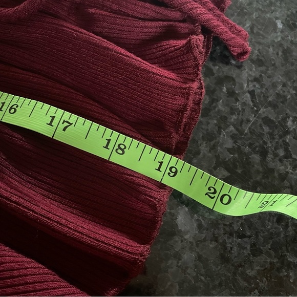 Forever 21 maroon burgundy color long sleeve front tie Cardigan size Small - Picture 8 of 8